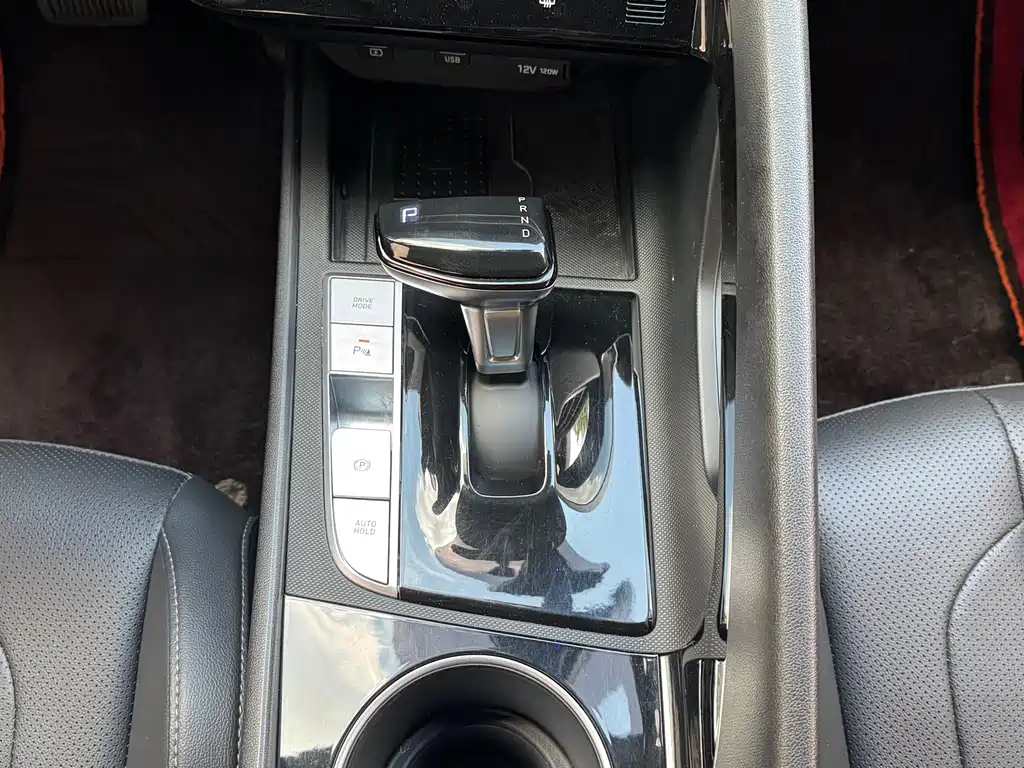 Hyundai Elantra — фото 9
