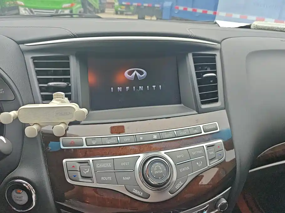 Infiniti QX60 (Import) — фото 13