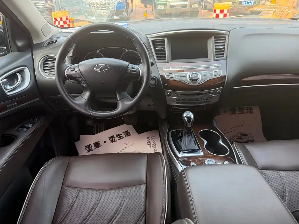 Infiniti QX60 (Import) — фото 11