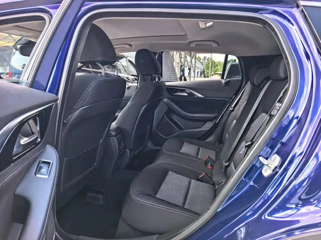 Infiniti QX30 — фото 11