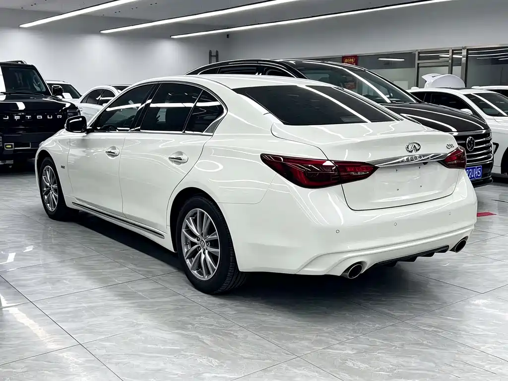 Infiniti Q50L — фото 4