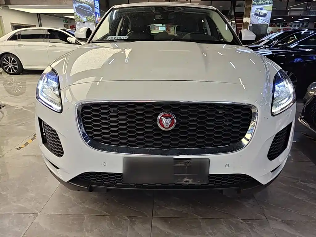 Jaguar E-PACE — фото 3
