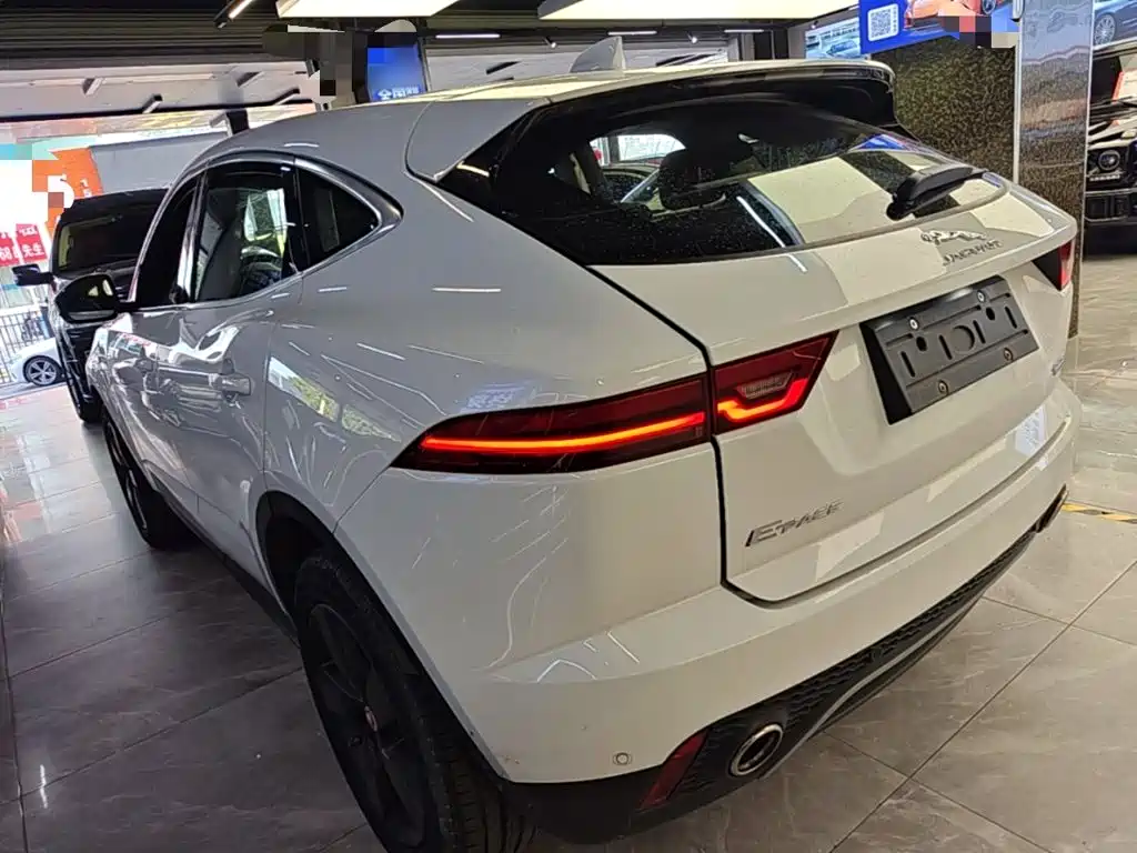 Jaguar E-PACE — фото 5