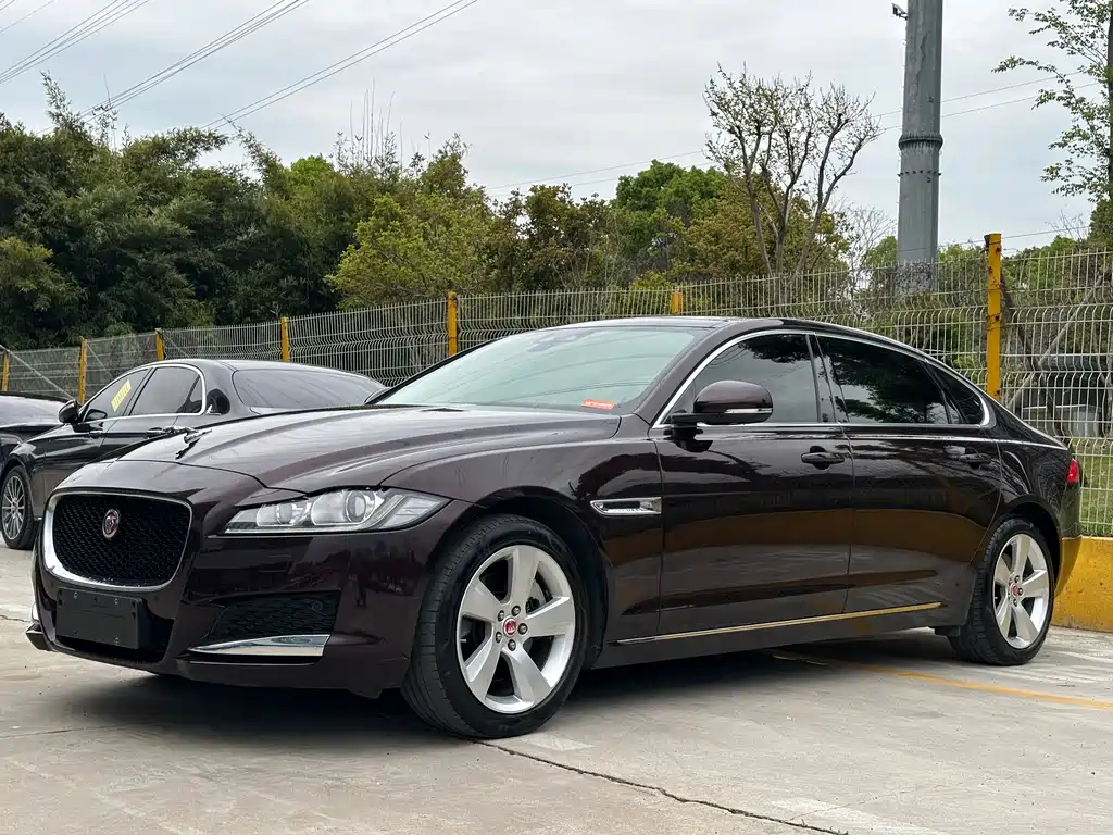 Jaguar XFL