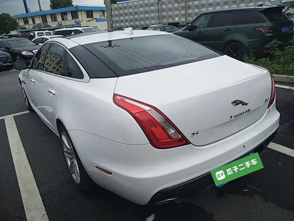Jaguar XJ — фото 5
