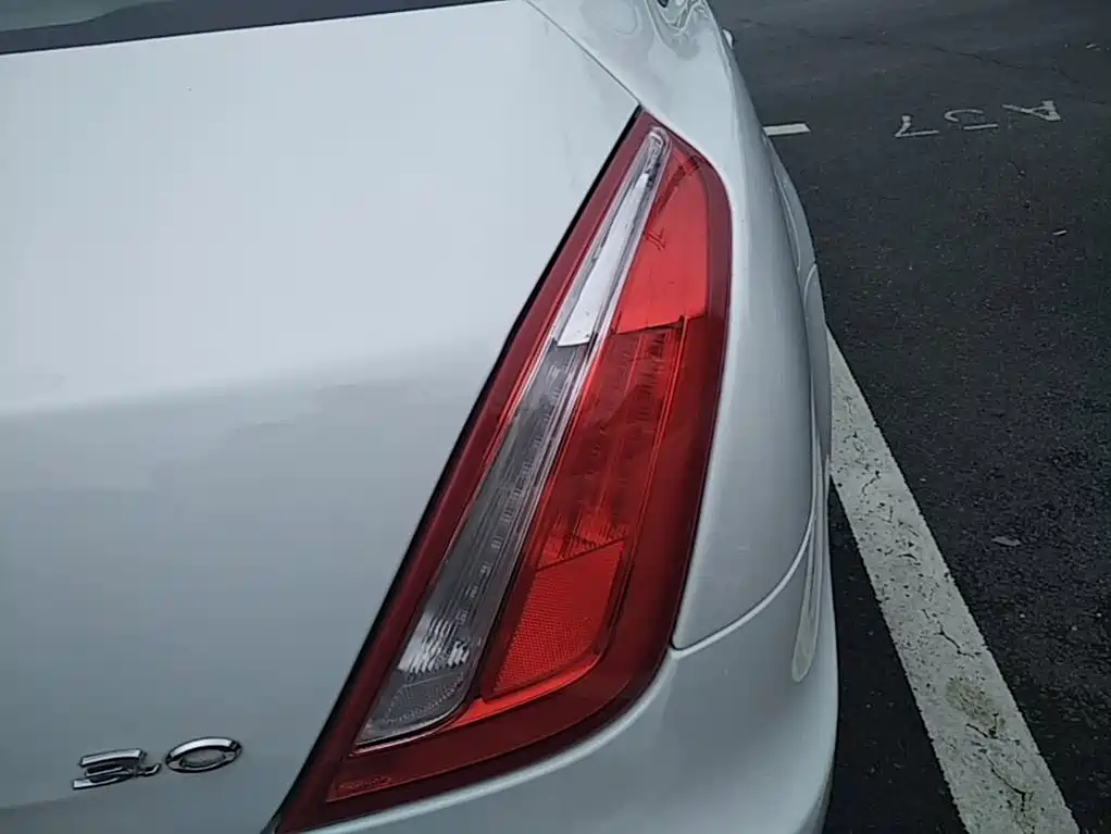 Jaguar XJ — фото 8