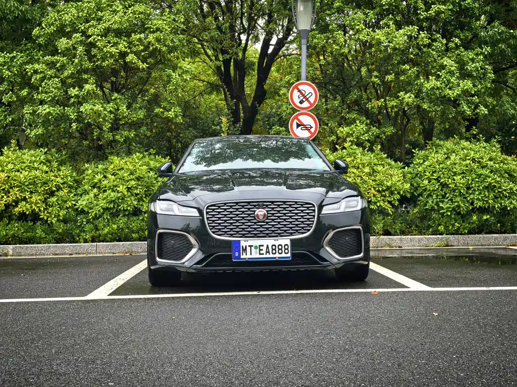 Jaguar XFL — фото 2