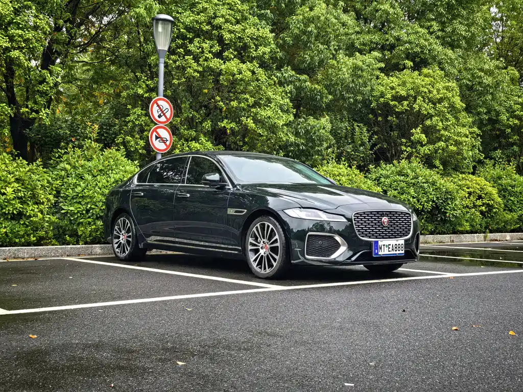 Jaguar XFL — фото 3