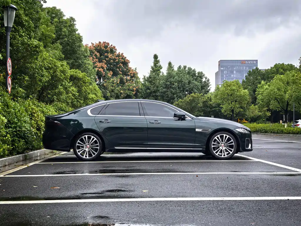 Jaguar XFL — фото 4