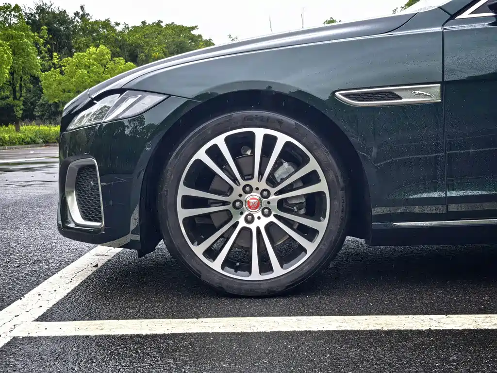 Jaguar XFL — фото 9