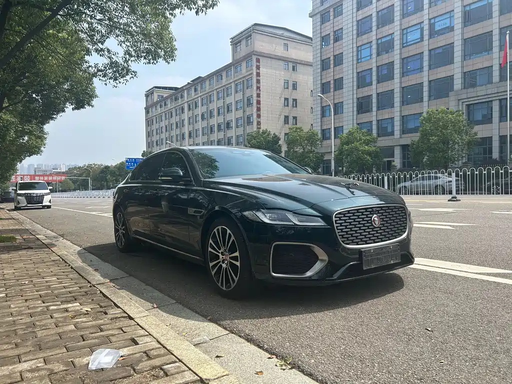 Jaguar XFL — фото 3