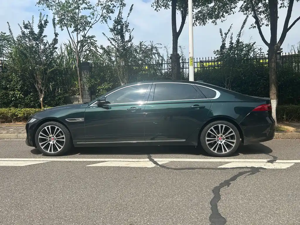 Jaguar XFL — фото 10