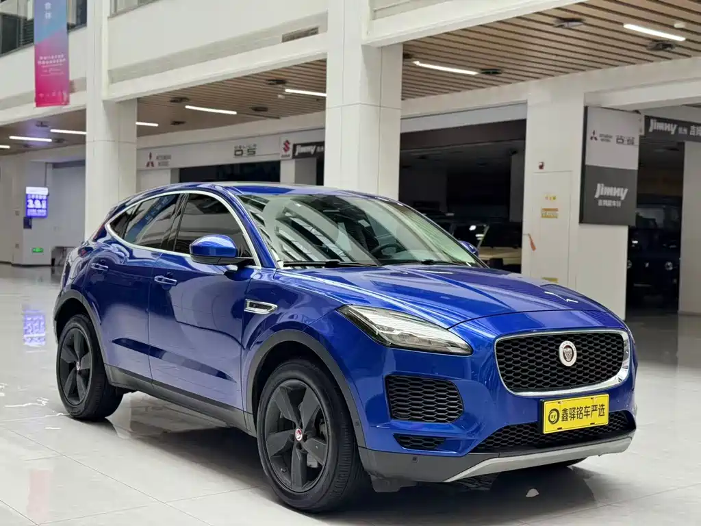 Jaguar E-PACE — фото 3