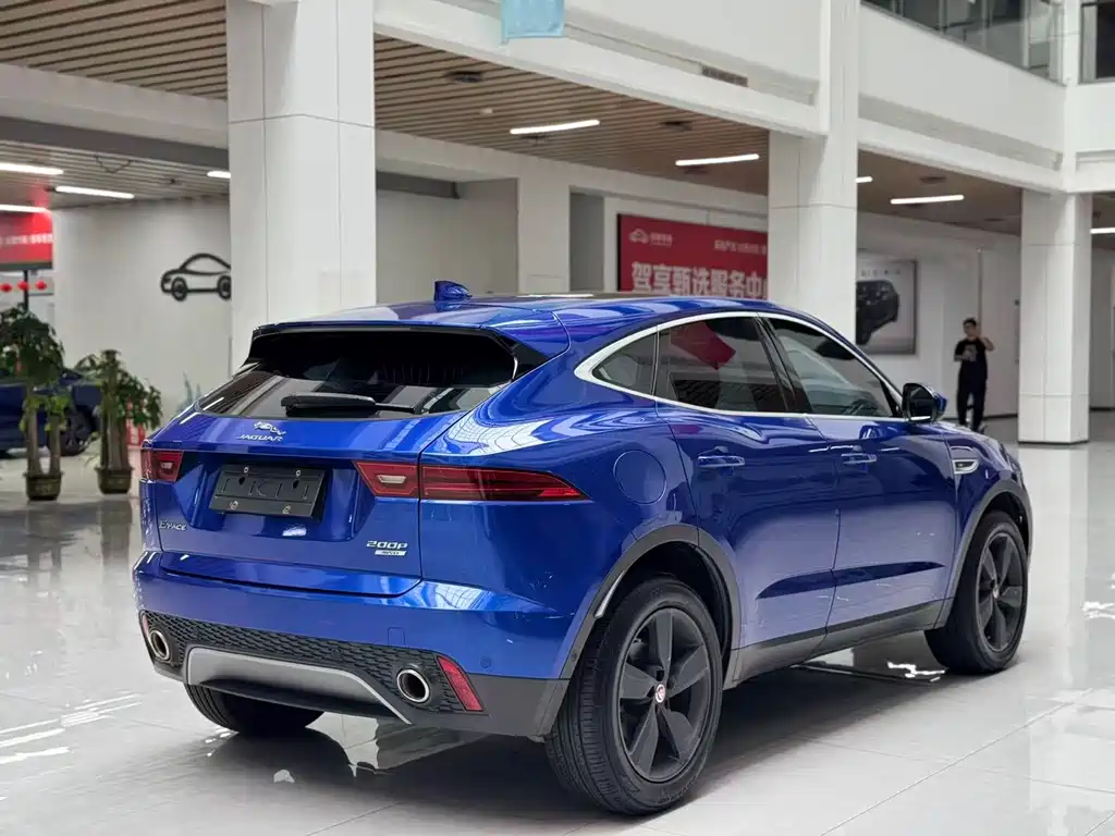 Jaguar E-PACE — фото 5