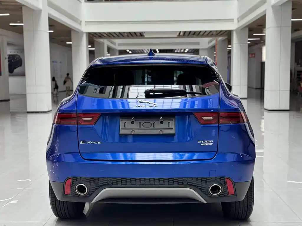 Jaguar E-PACE — фото 6
