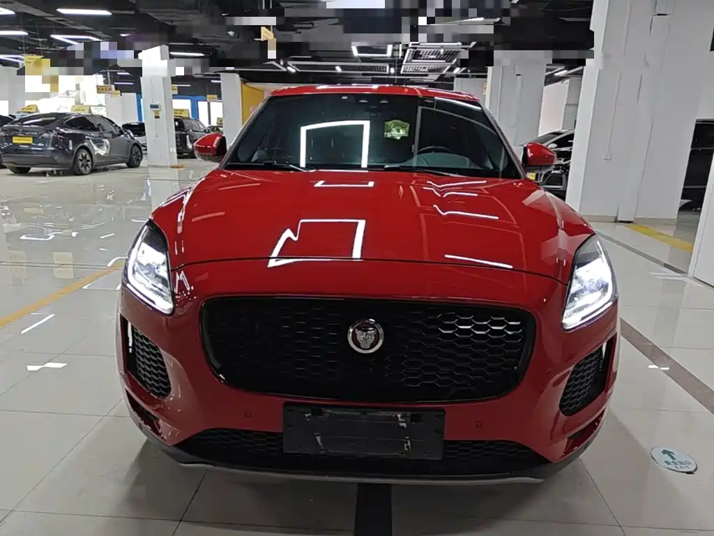 Jaguar E-PACE — фото 3