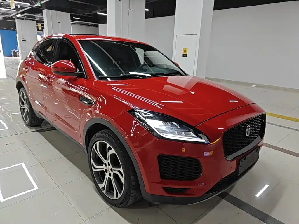 Jaguar E-PACE — фото 4