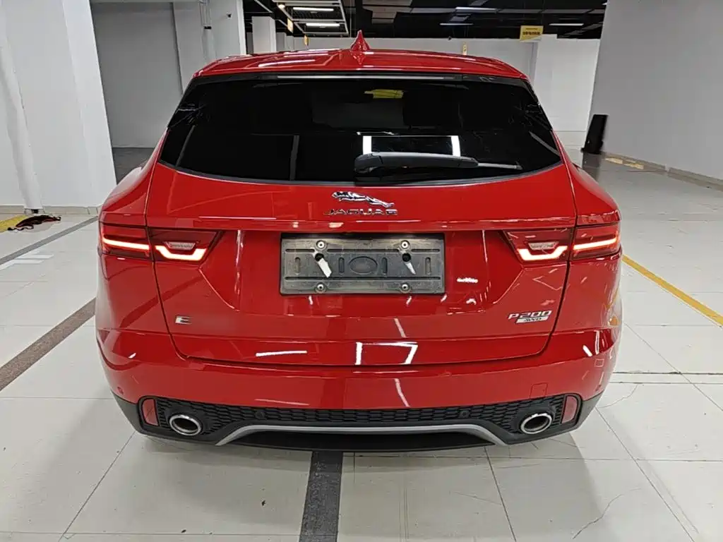 Jaguar E-PACE — фото 6