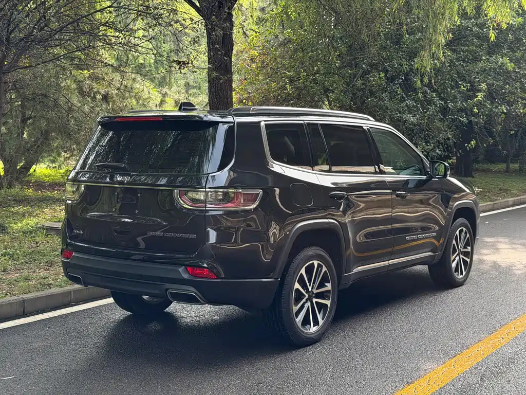 Jeep Grand Commander — фото 4
