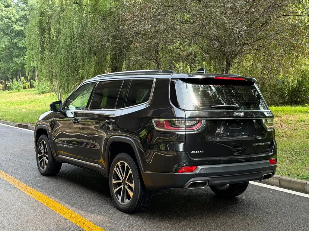 Jeep Grand Commander — фото 5
