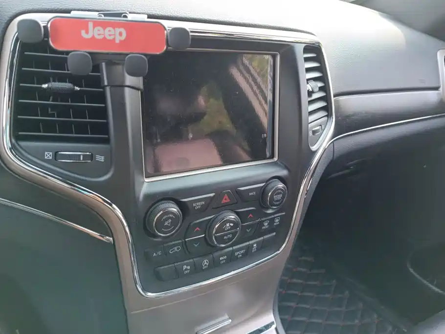 Jeep Grand Cherokee (Import) — фото 13