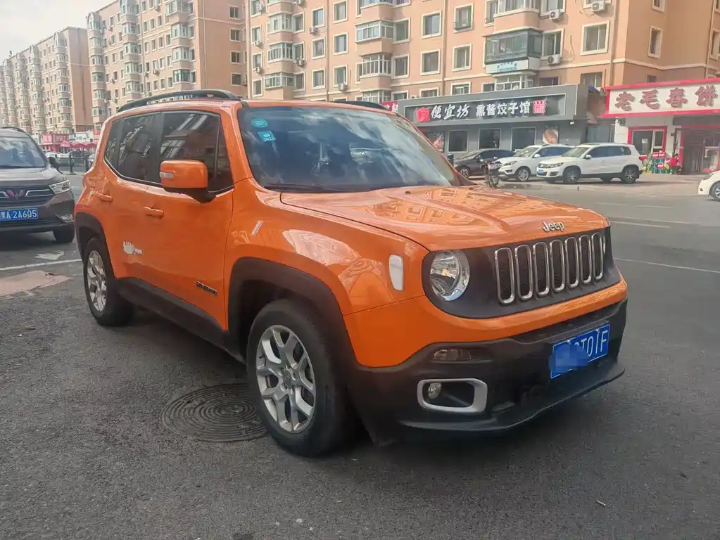 Jeep Renegade — фото 3