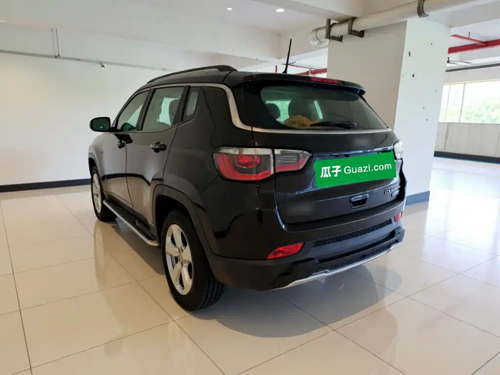 Jeep Compass — фото 4