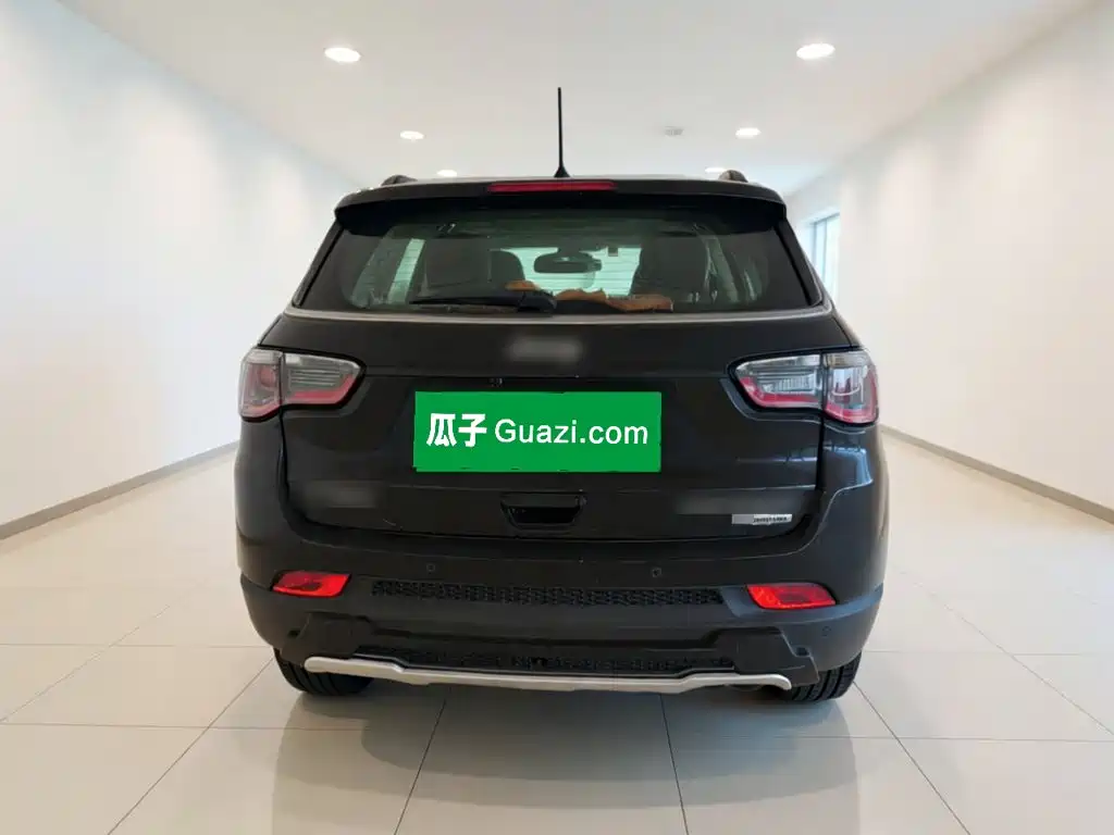 Jeep Compass — фото 5