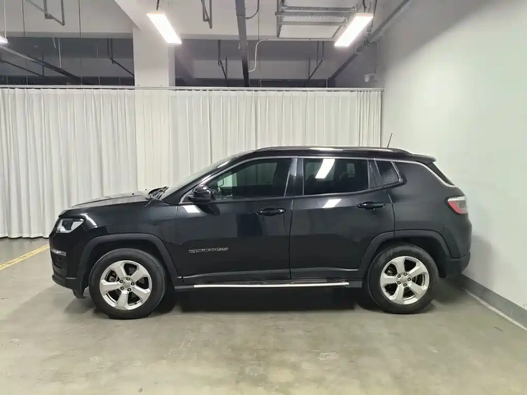 Jeep Compass — фото 4