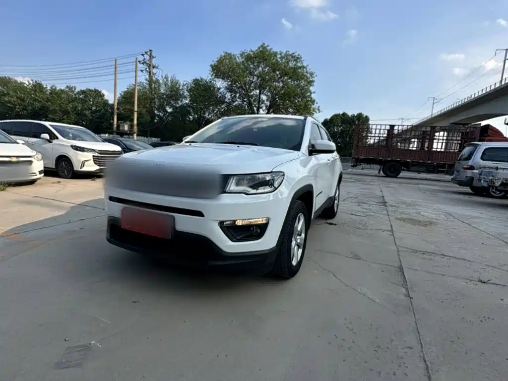 Jeep Compass — фото 4