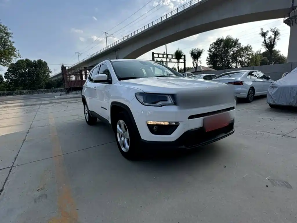 Jeep Compass — фото 5