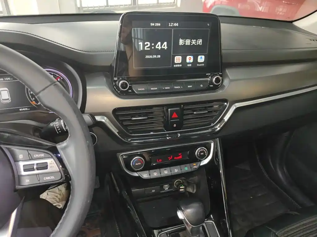 Kia Sportage — фото 13
