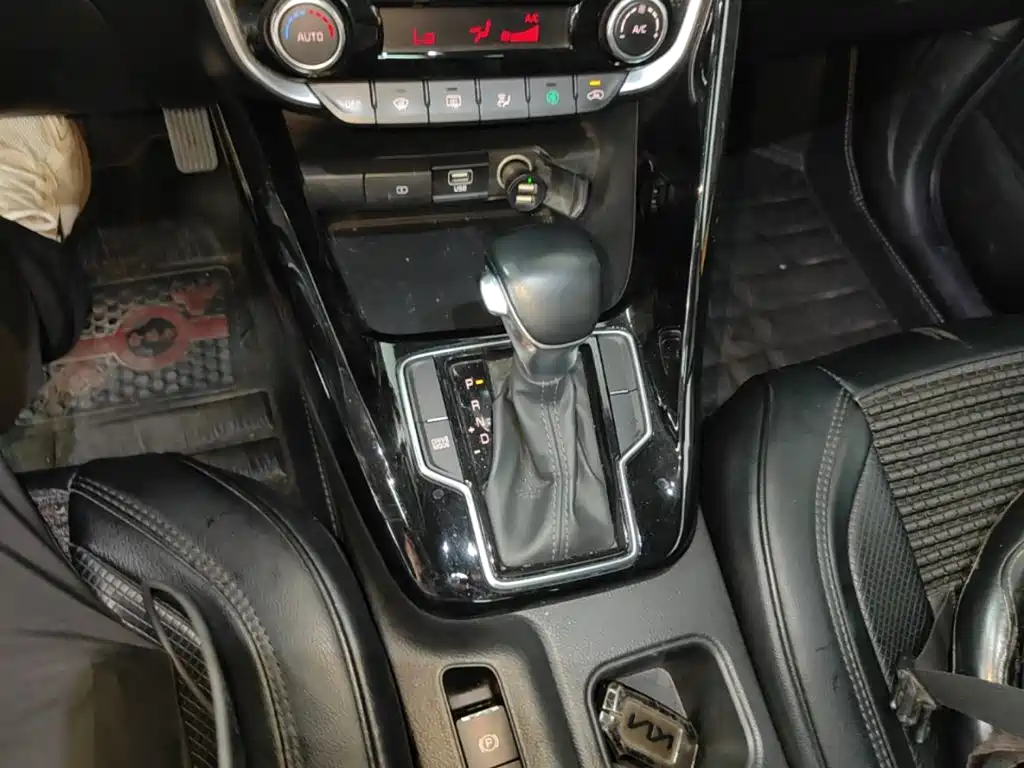 Kia Sportage — фото 14
