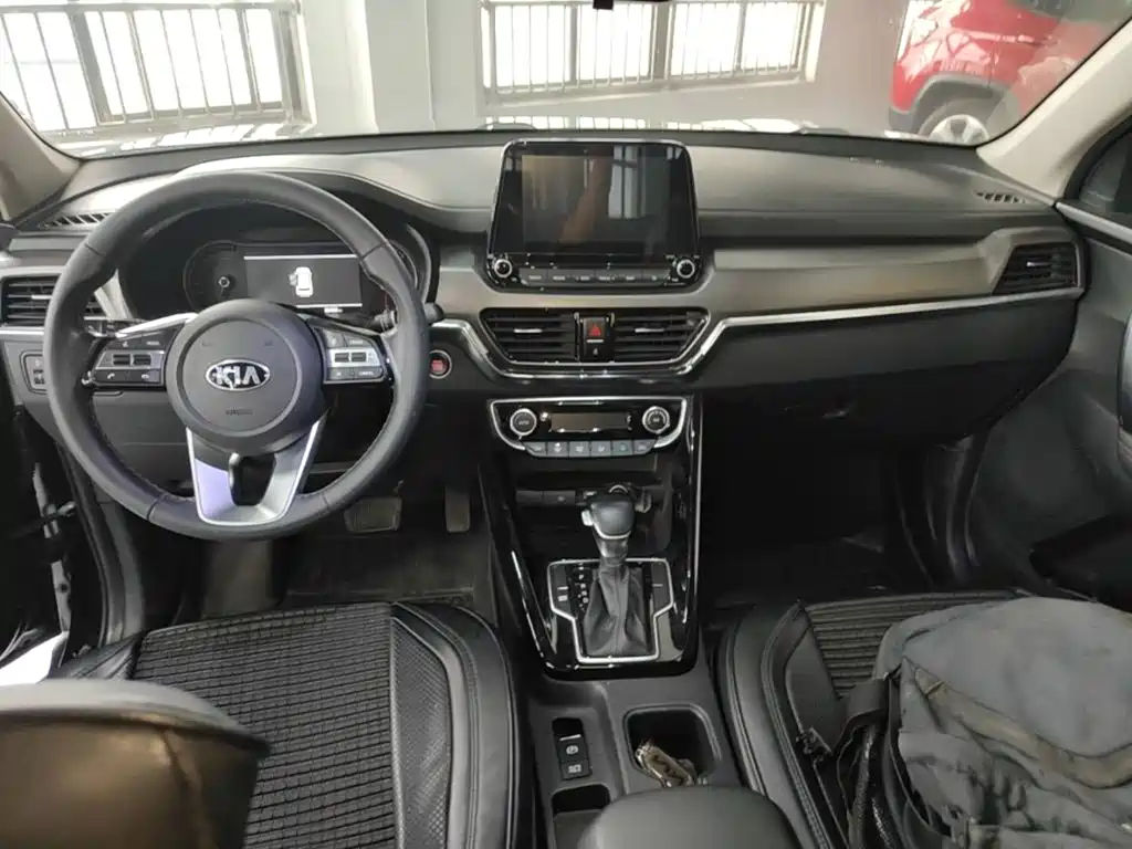 Kia Sportage — фото 10