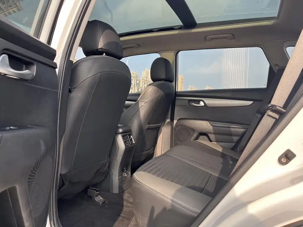 Kia Sportage — фото 6