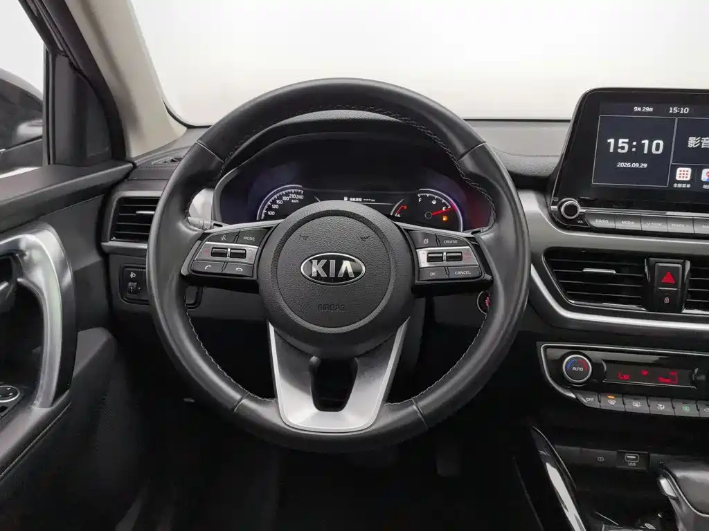 Kia Sportage — фото 11