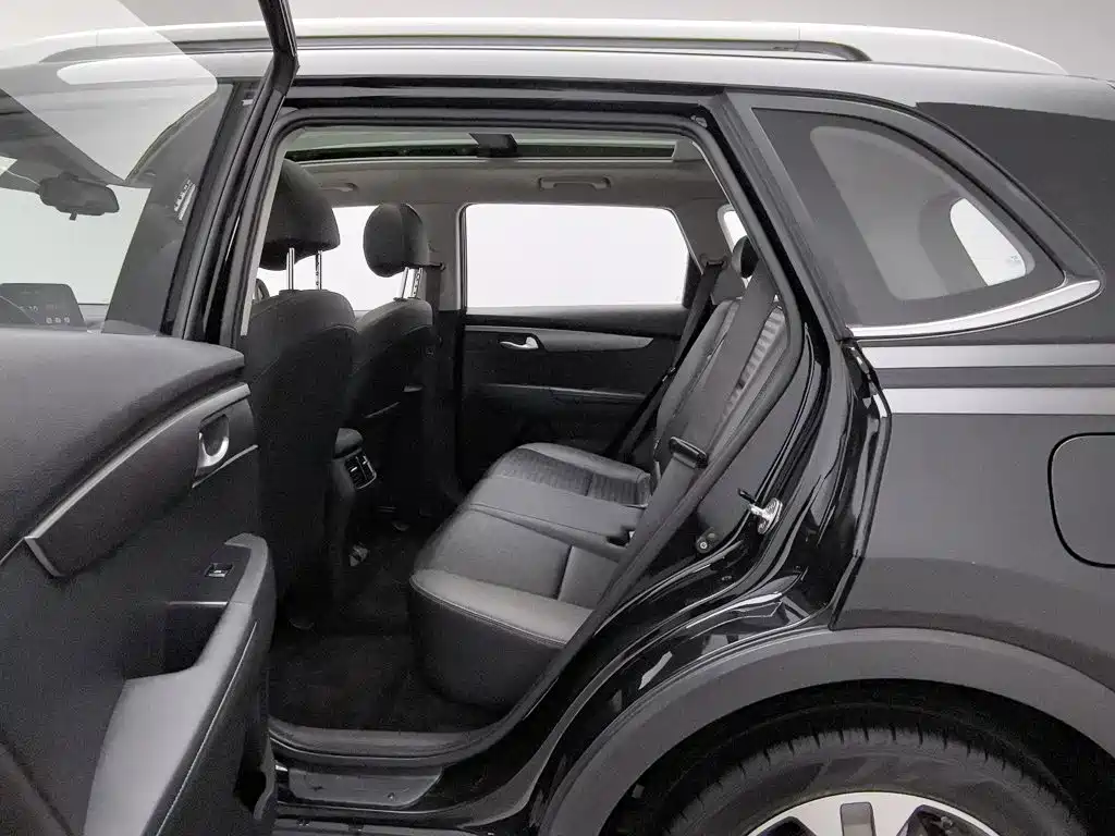 Kia Sportage — фото 15
