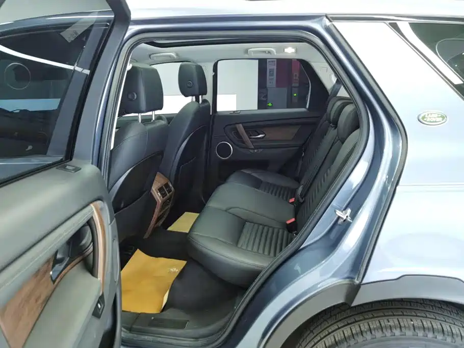 Land Rover Discovery Sport — фото 11