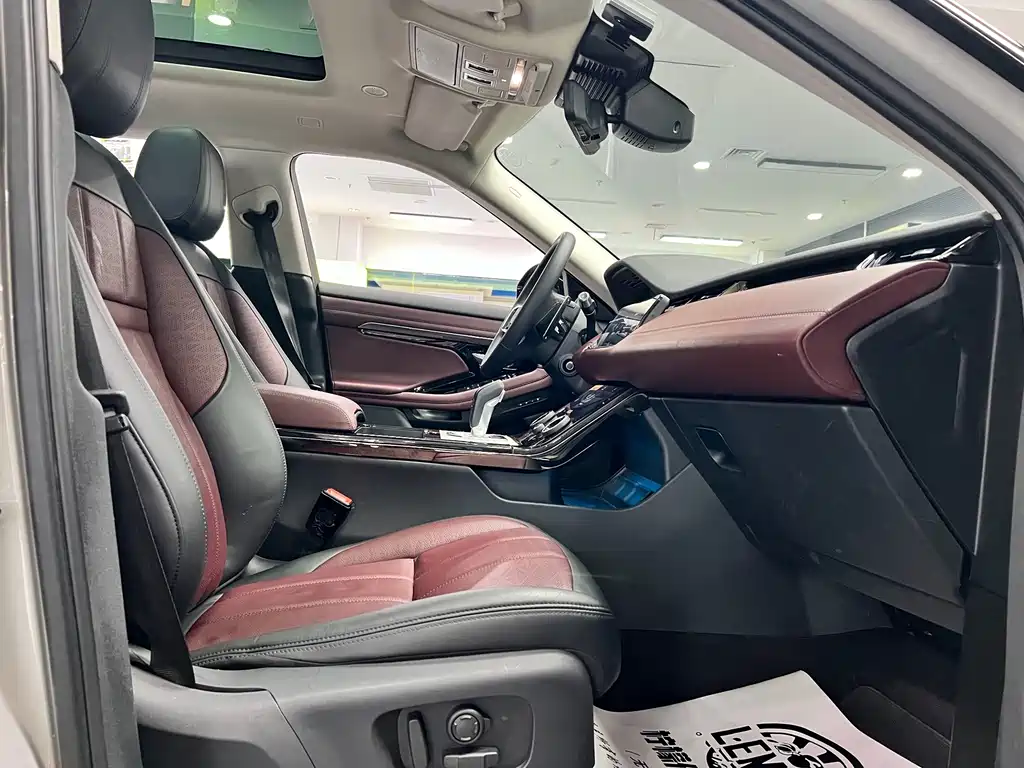 Land Rover Evoque — фото 18