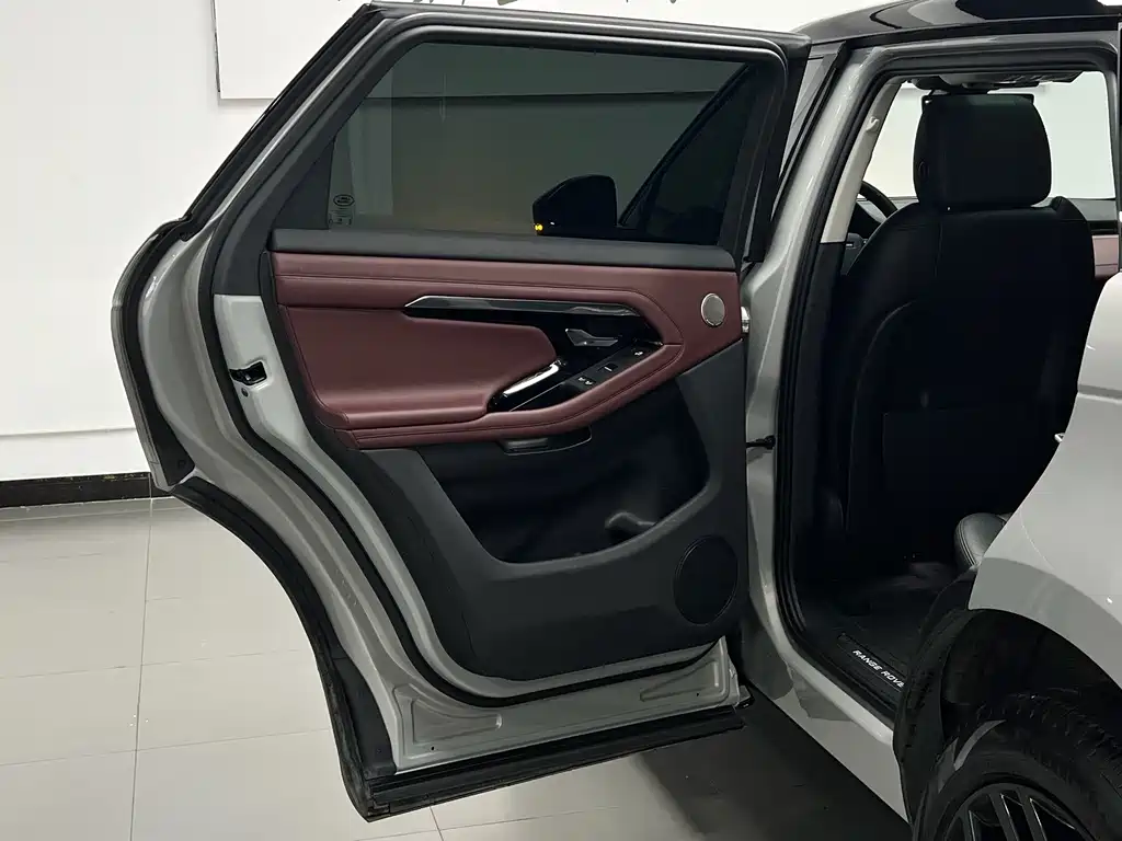 Land Rover Evoque — фото 29