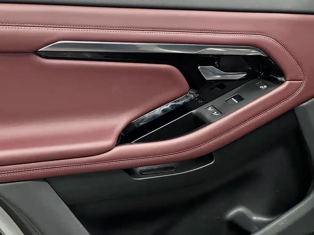Land Rover Evoque — фото 30