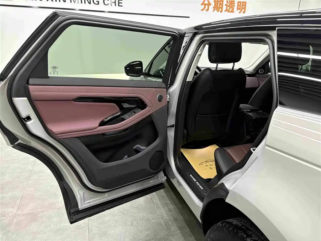 Land Rover Evoque — фото 13