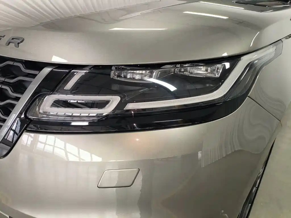 Land Rover Velar — фото 15