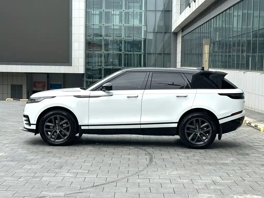 Land Rover Velar — фото 15