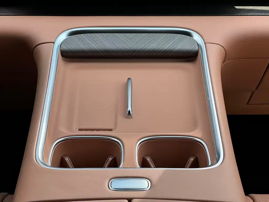 Leapmotor Leapmotor D19 — фото 10