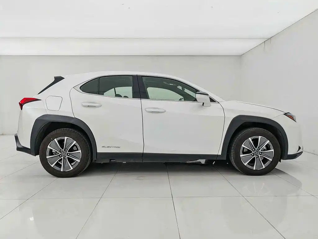 Lexus UX New Energy — фото 8