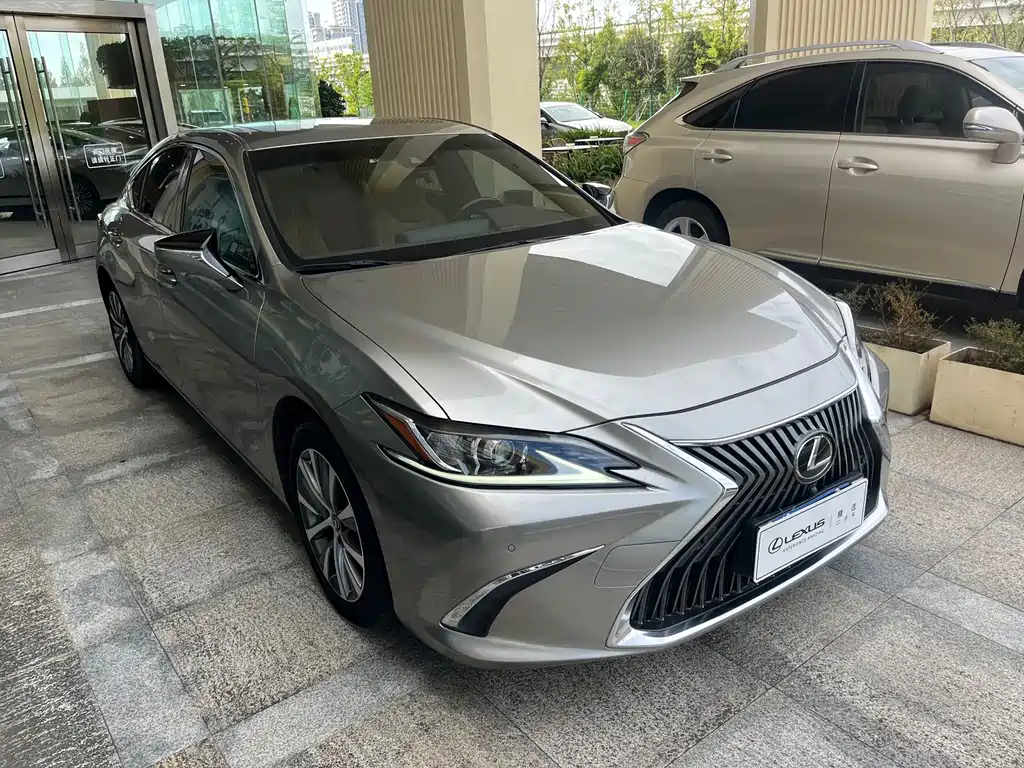 Lexus ES — фото 3