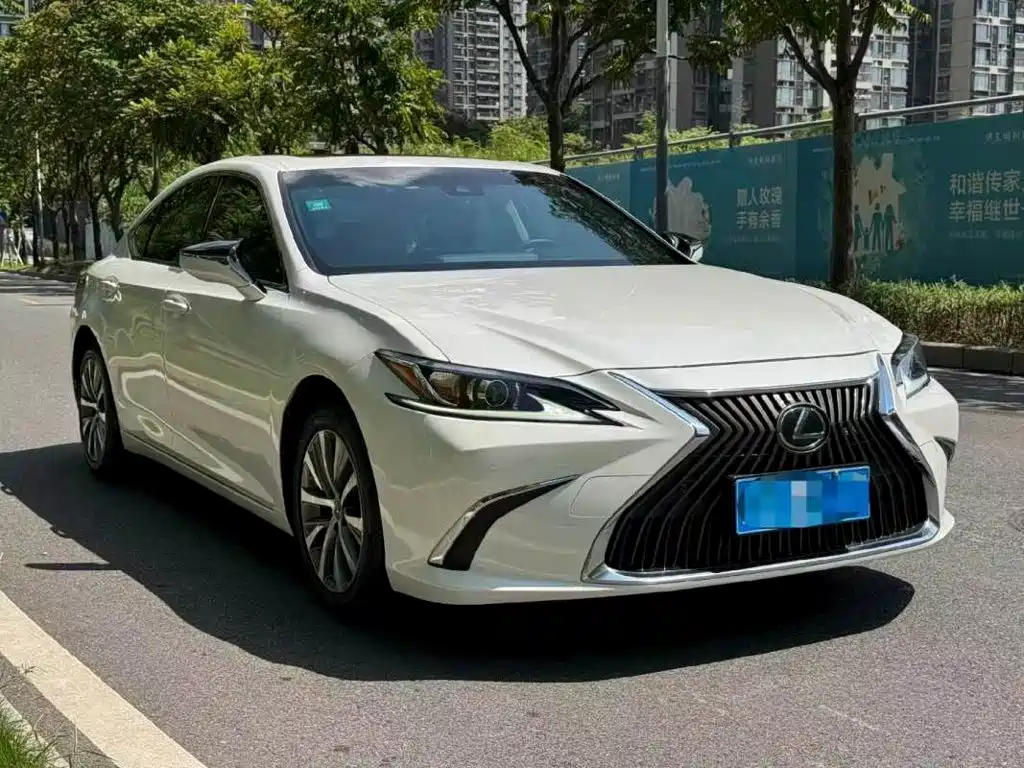Lexus ES — фото 3