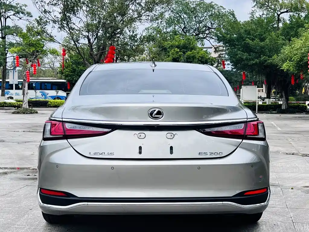 Lexus ES — фото 4