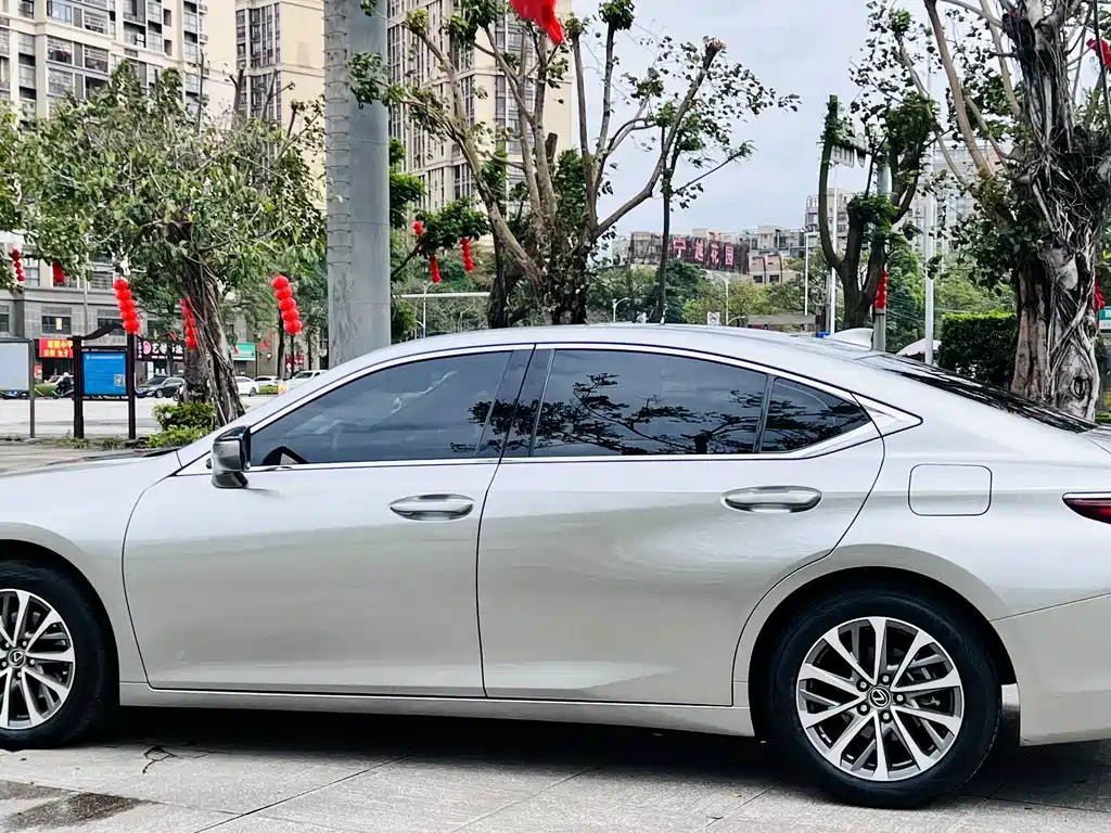 Lexus ES — фото 6